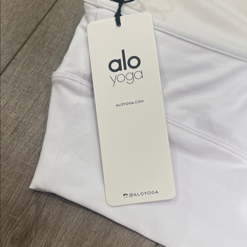 ALO New With Tags Yoga Women's Cream Sports Bra Size Large - Picture 4 of 5